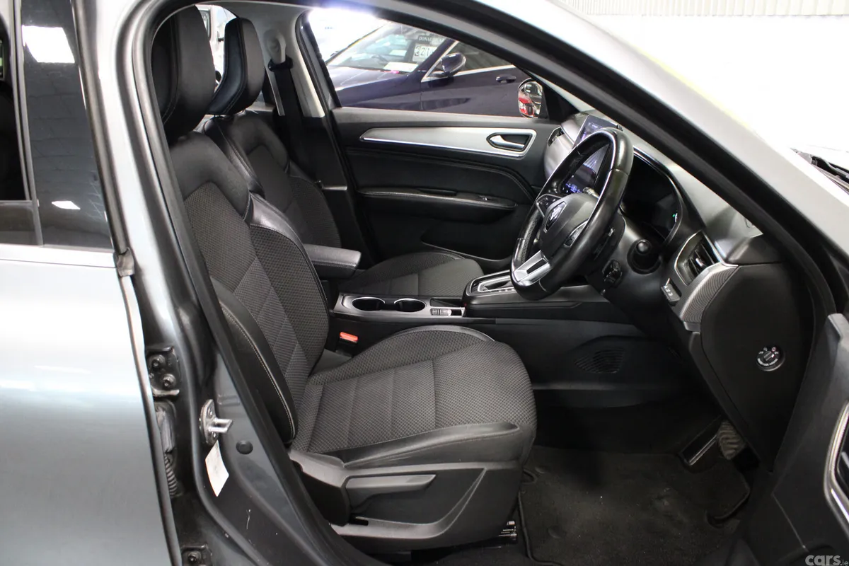 Renault Arkana Hatchback, Petrol, 2021, Grey