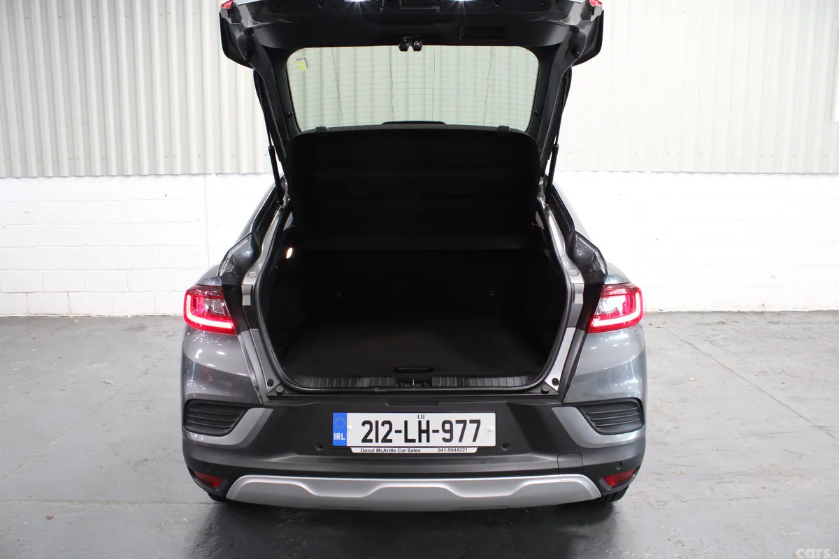 Renault Arkana Hatchback, Petrol, 2021, Grey