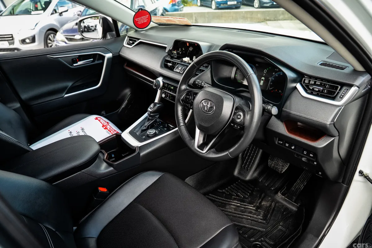 Toyota RAV4 SUV, Petrol Hybrid, 2024, White