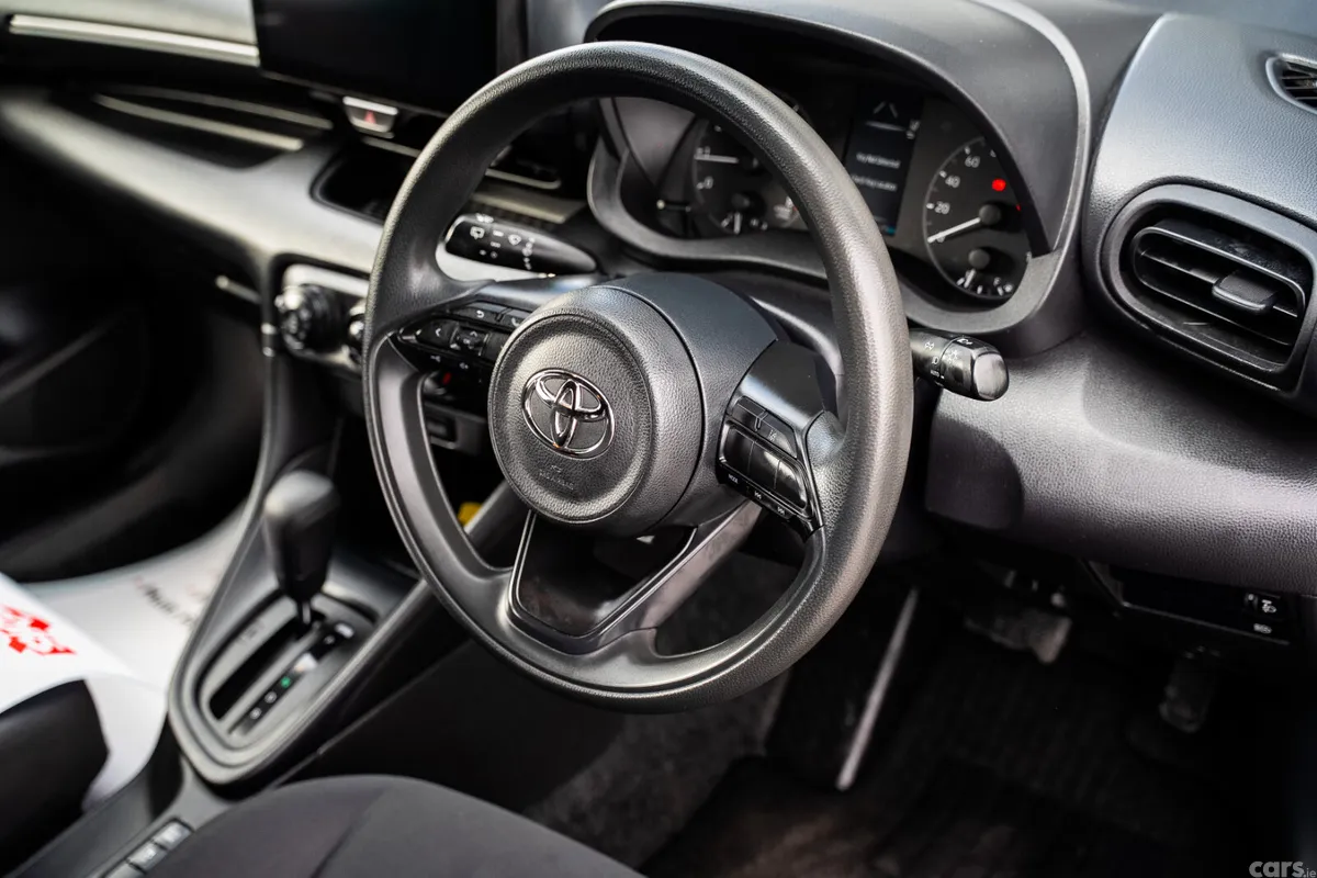 Toyota Yaris Hatchback, Petrol, 2021, Black