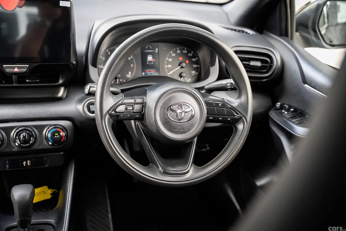 Toyota Yaris Hatchback, Petrol, 2021, Black