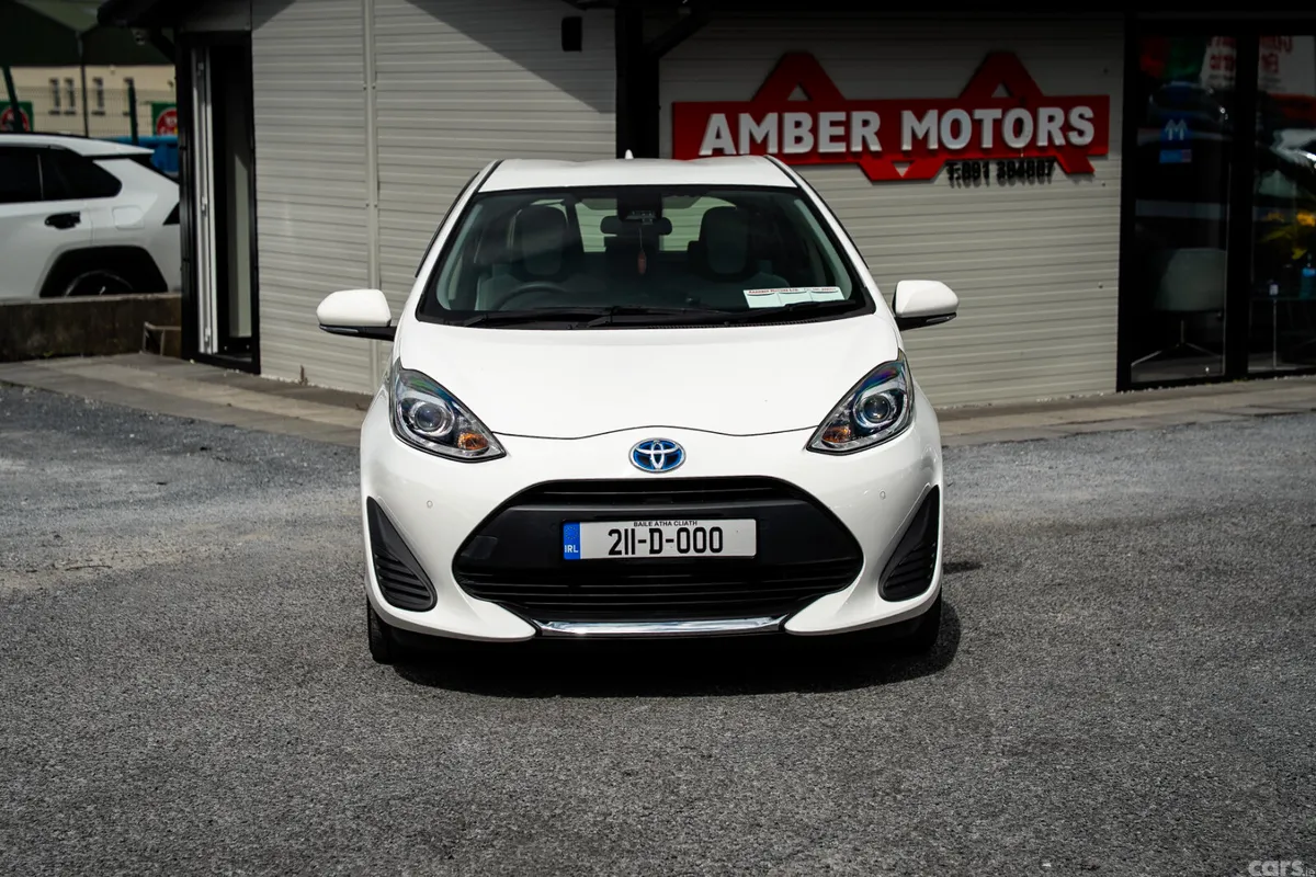 Toyota Aqua Hatchback, Petrol Hybrid, 2021, White