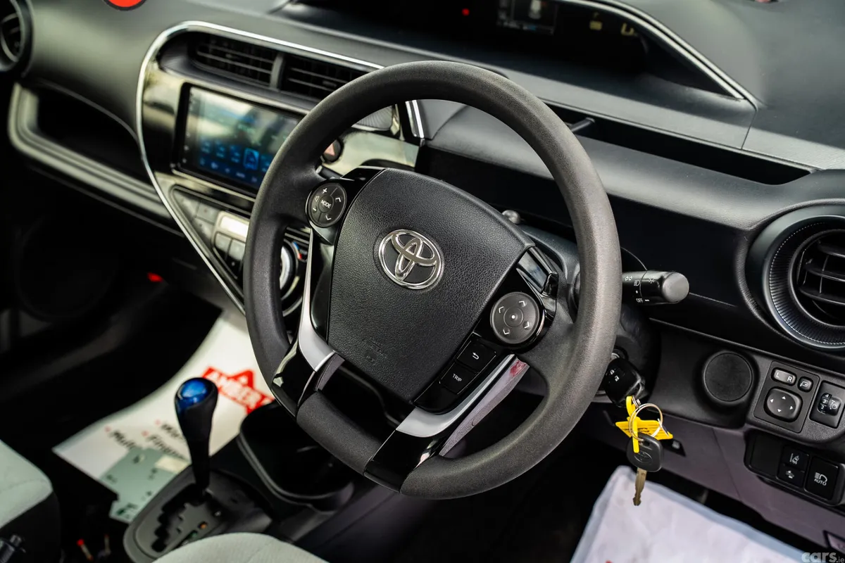 Toyota Aqua Hatchback, Petrol Hybrid, 2021, White
