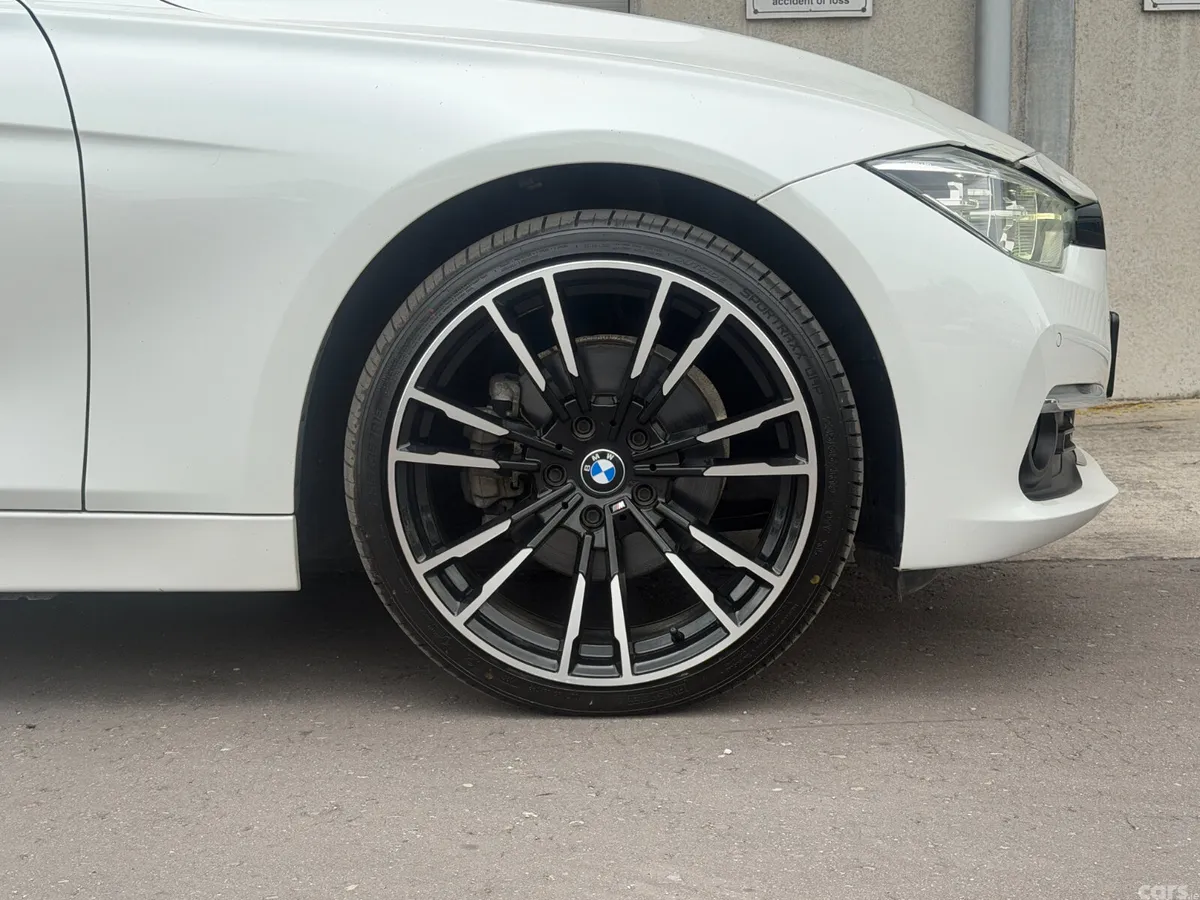 BMW 3-Series Estate, Diesel, 2019, White