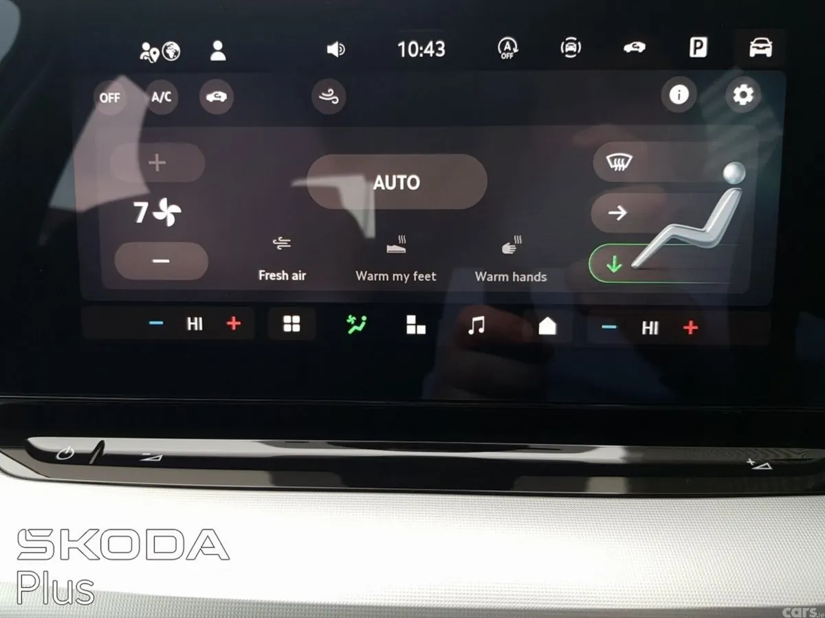 Skoda Octavia Saloon, Diesel, 2025, White