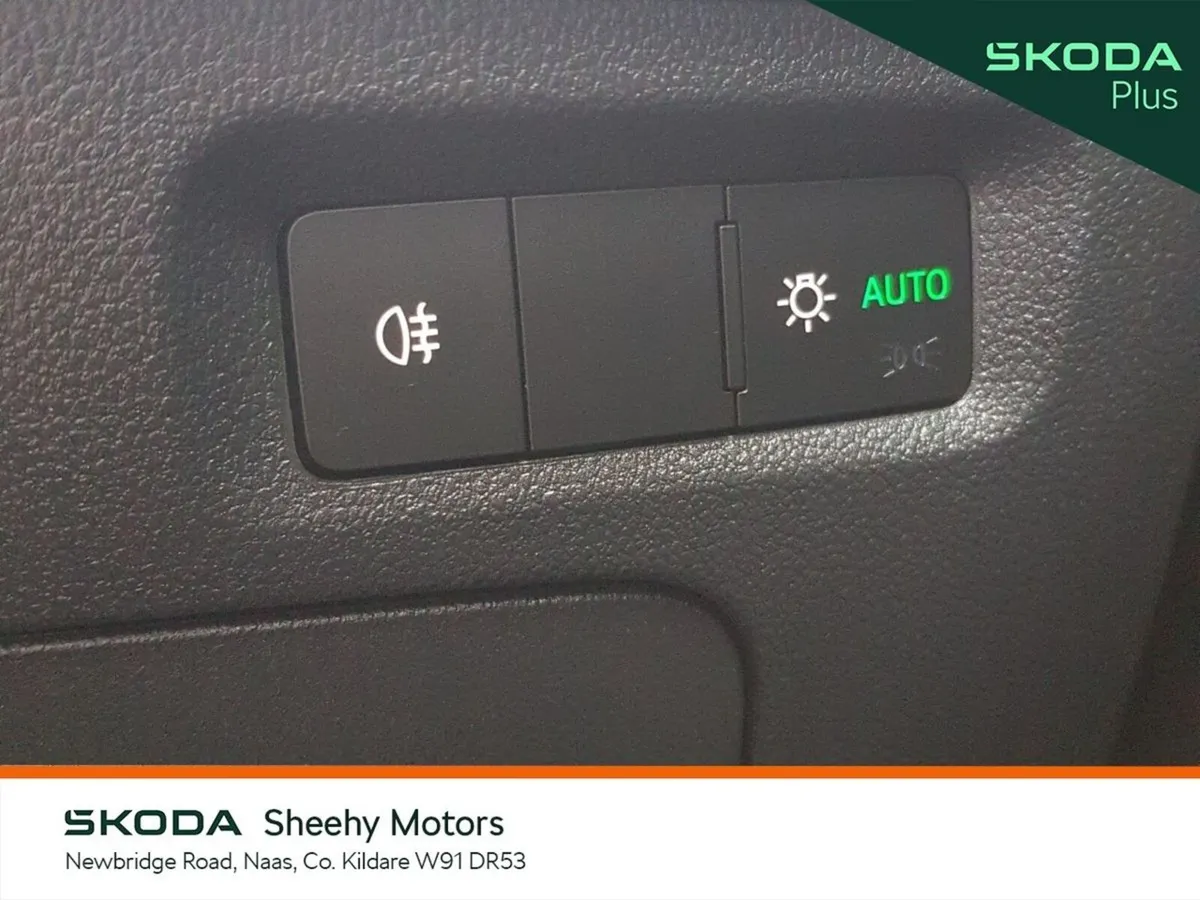 Skoda Octavia Saloon, Diesel, 2025, White