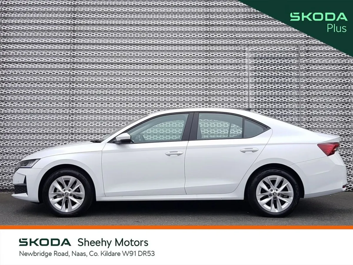 Skoda Octavia Saloon, Diesel, 2025, White