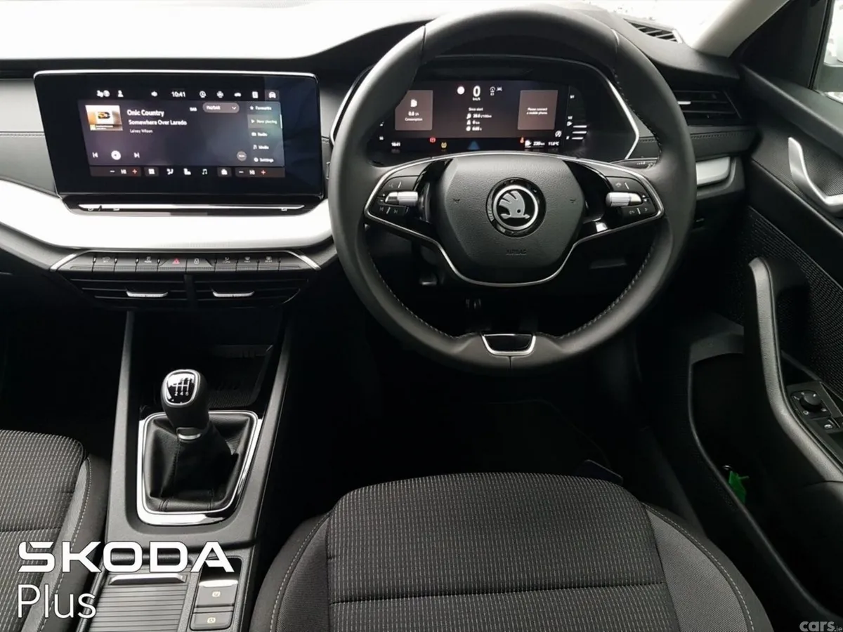 Skoda Octavia Saloon, Diesel, 2025, White