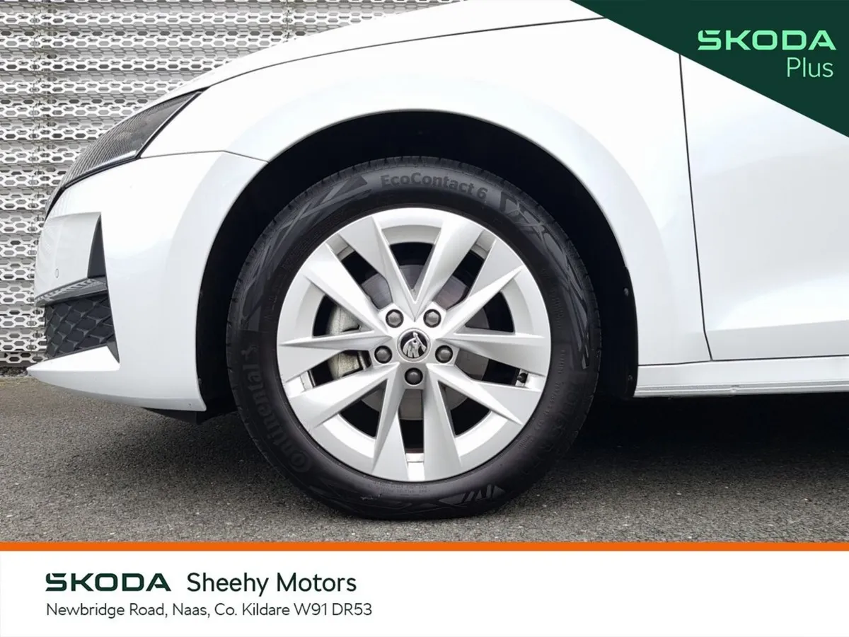 Skoda Octavia Saloon, Diesel, 2025, White