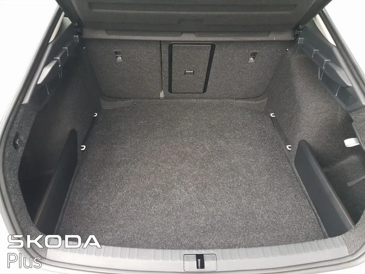 Skoda Octavia Saloon, Diesel, 2025, White
