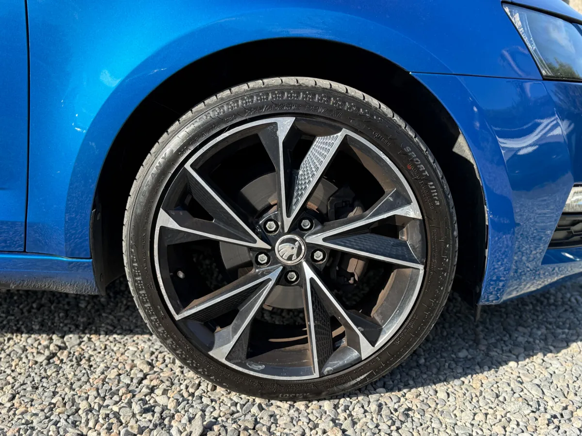 Skoda Octavia Saloon, Petrol, 2020, Blue