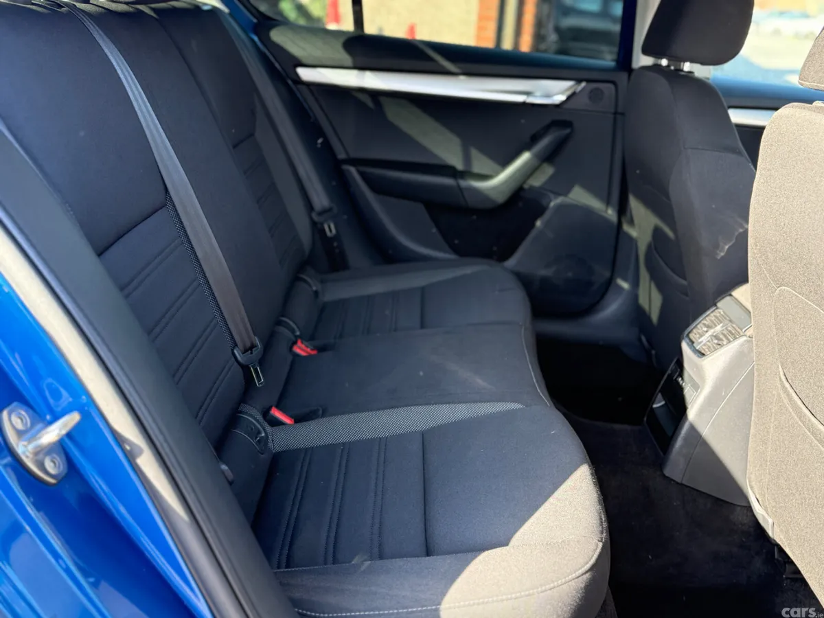 Skoda Octavia Saloon, Petrol, 2020, Blue