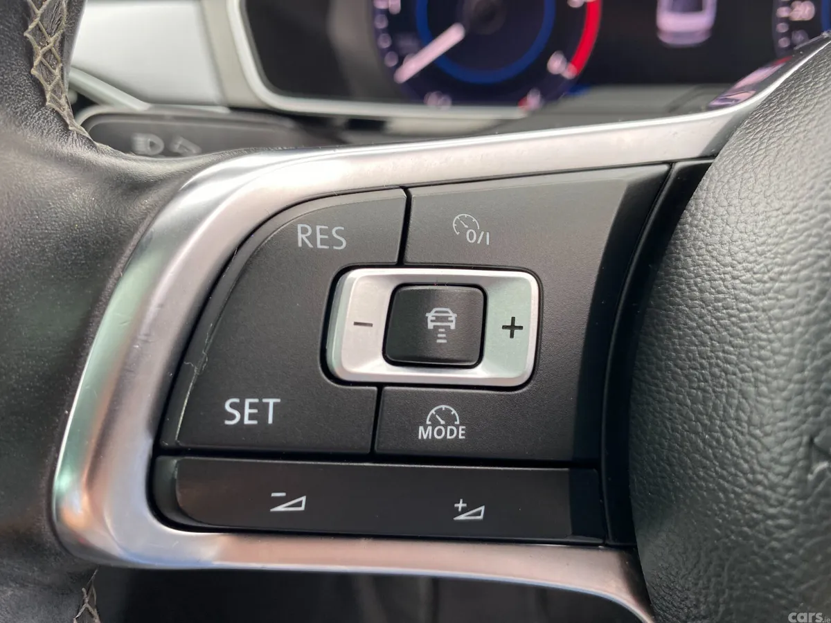Volkswagen Passat Saloon, Diesel, 2017, White
