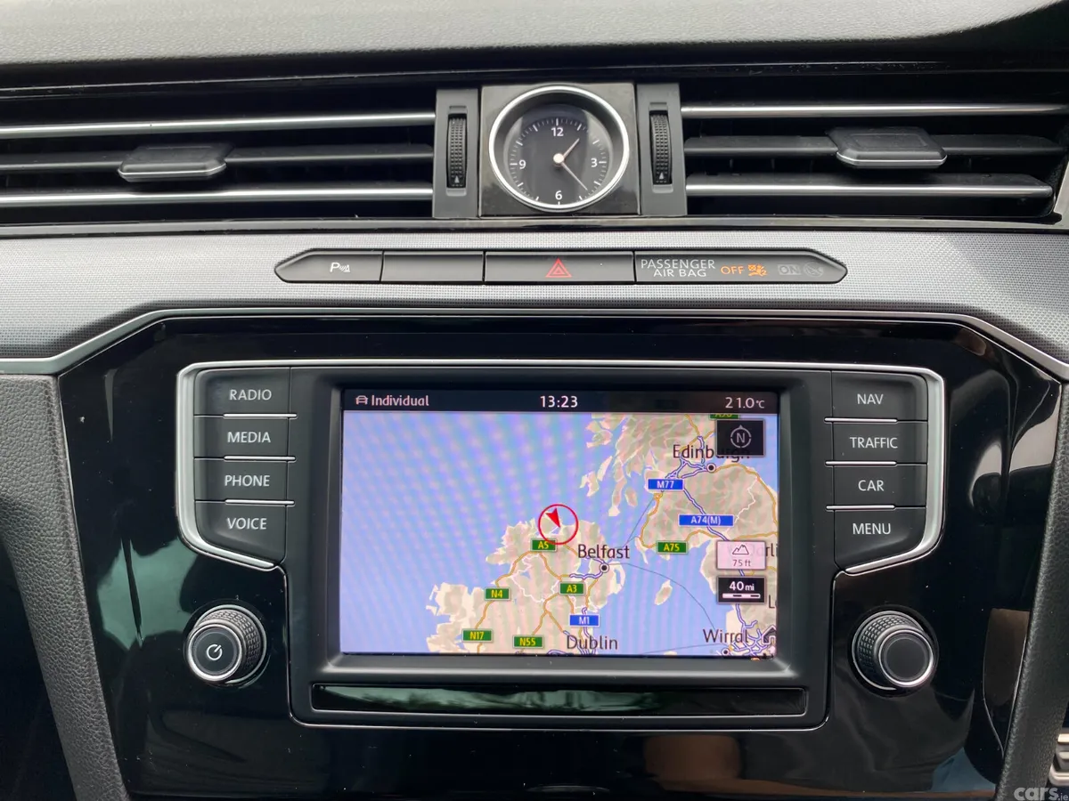 Volkswagen Passat Saloon, Diesel, 2017, White