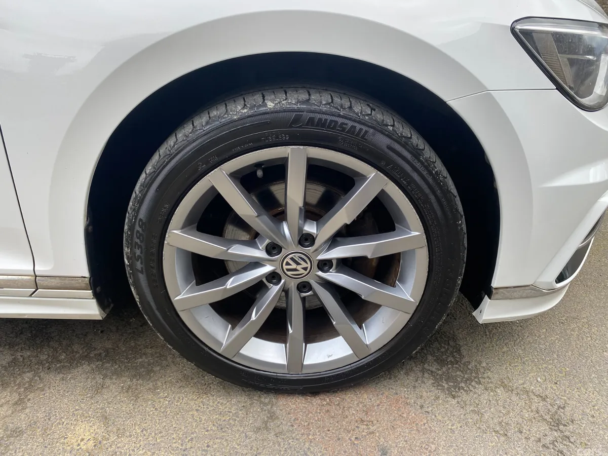 Volkswagen Passat Saloon, Diesel, 2017, White