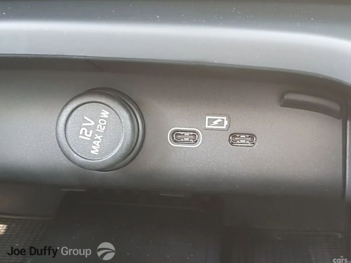 Volvo C40 SUV, Electric, 2023, Black
