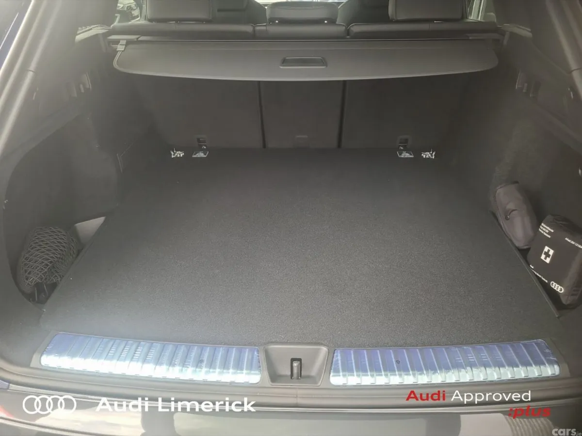 Audi Q5 SUV, Petrol Plug-in Hybrid, 2026, Blue