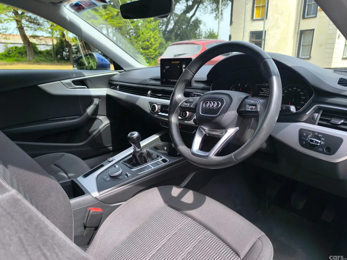 Audi A4 Saloon, Diesel, 2017, Blue