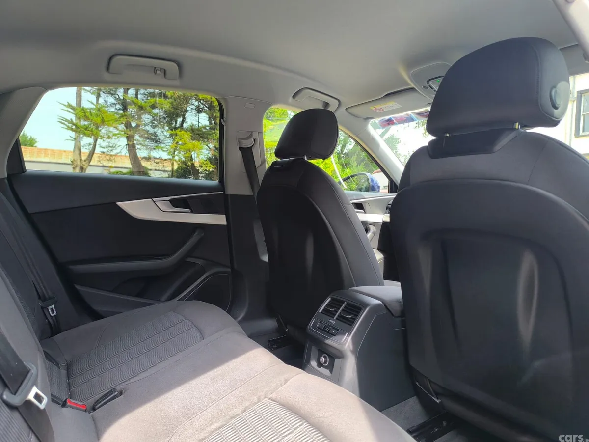 Audi A4 Saloon, Diesel, 2017, Blue