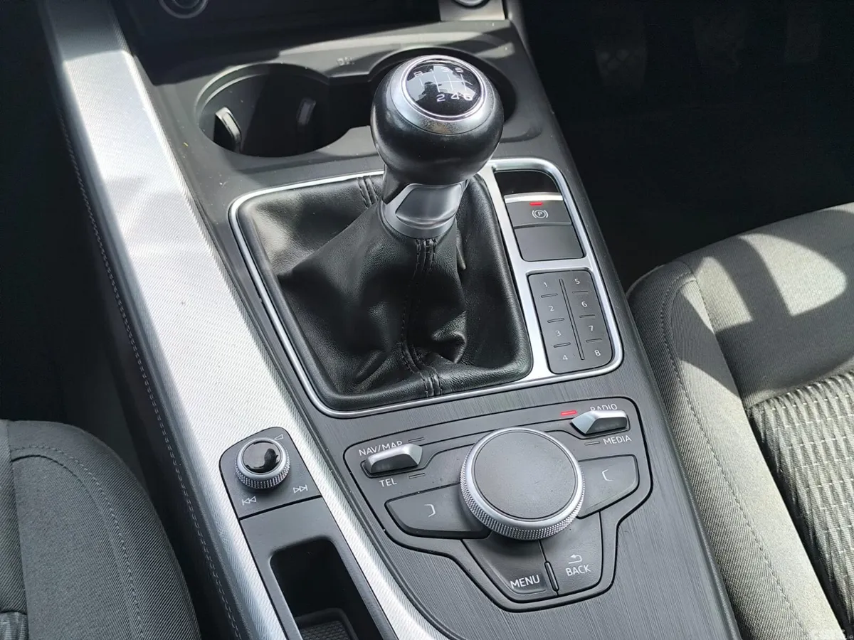Audi A4 Saloon, Diesel, 2017, Blue