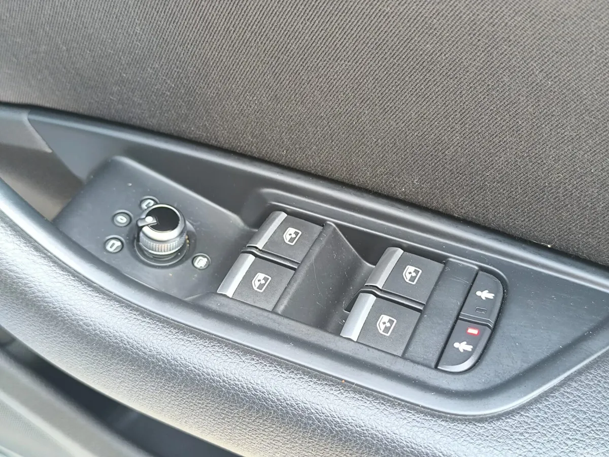 Audi A4 Saloon, Diesel, 2017, Blue