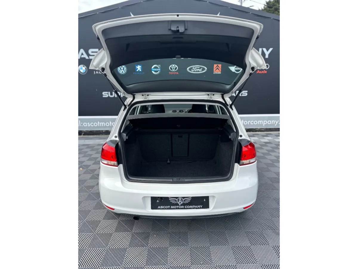 Volkswagen Golf Hatchback, Petrol, 2013, White