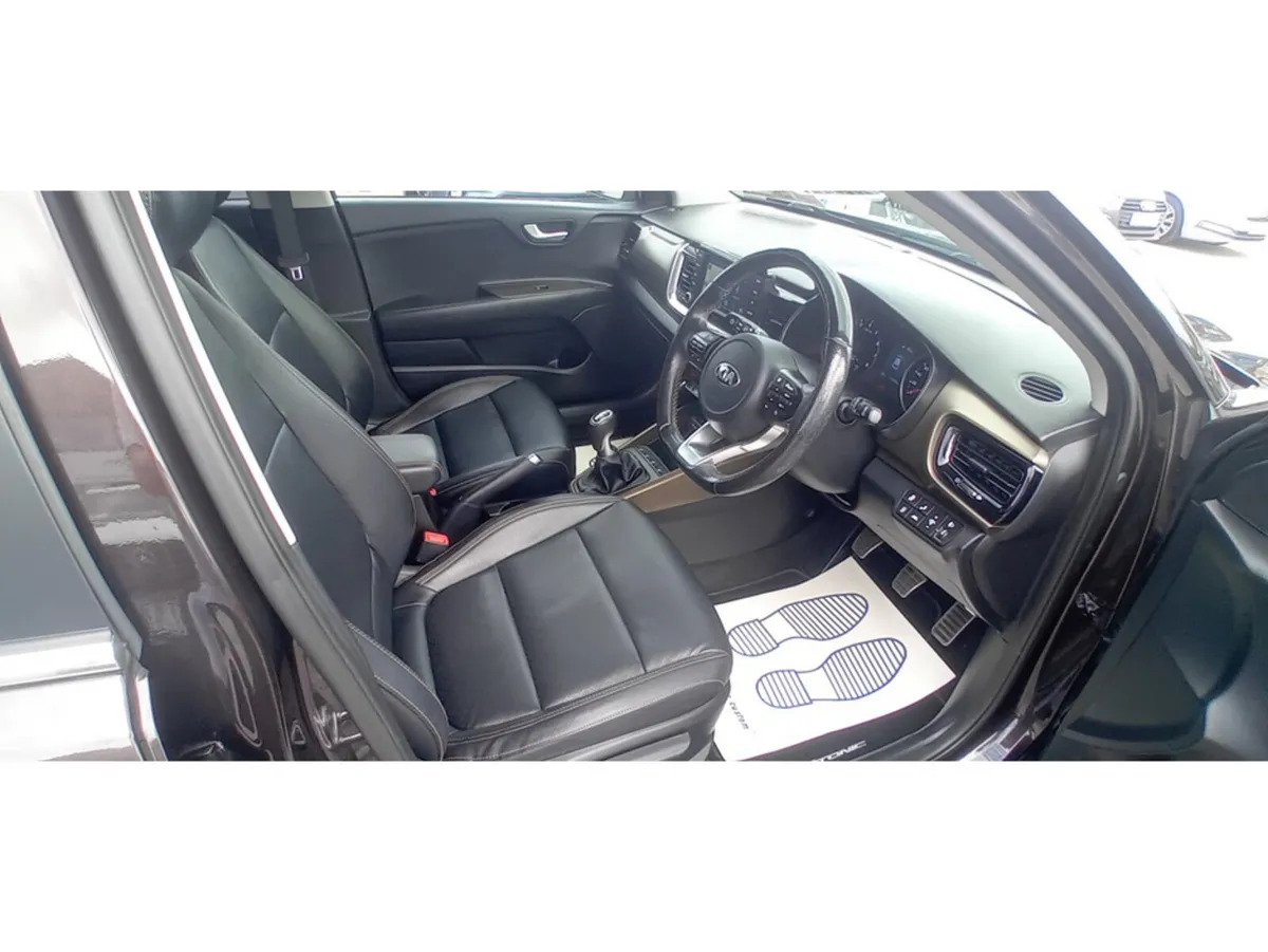 Kia Stonic SUV, Petrol, 2018, Brown