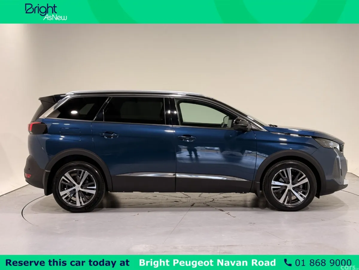 Peugeot 5008 MPV, Petrol, 2023, Blue