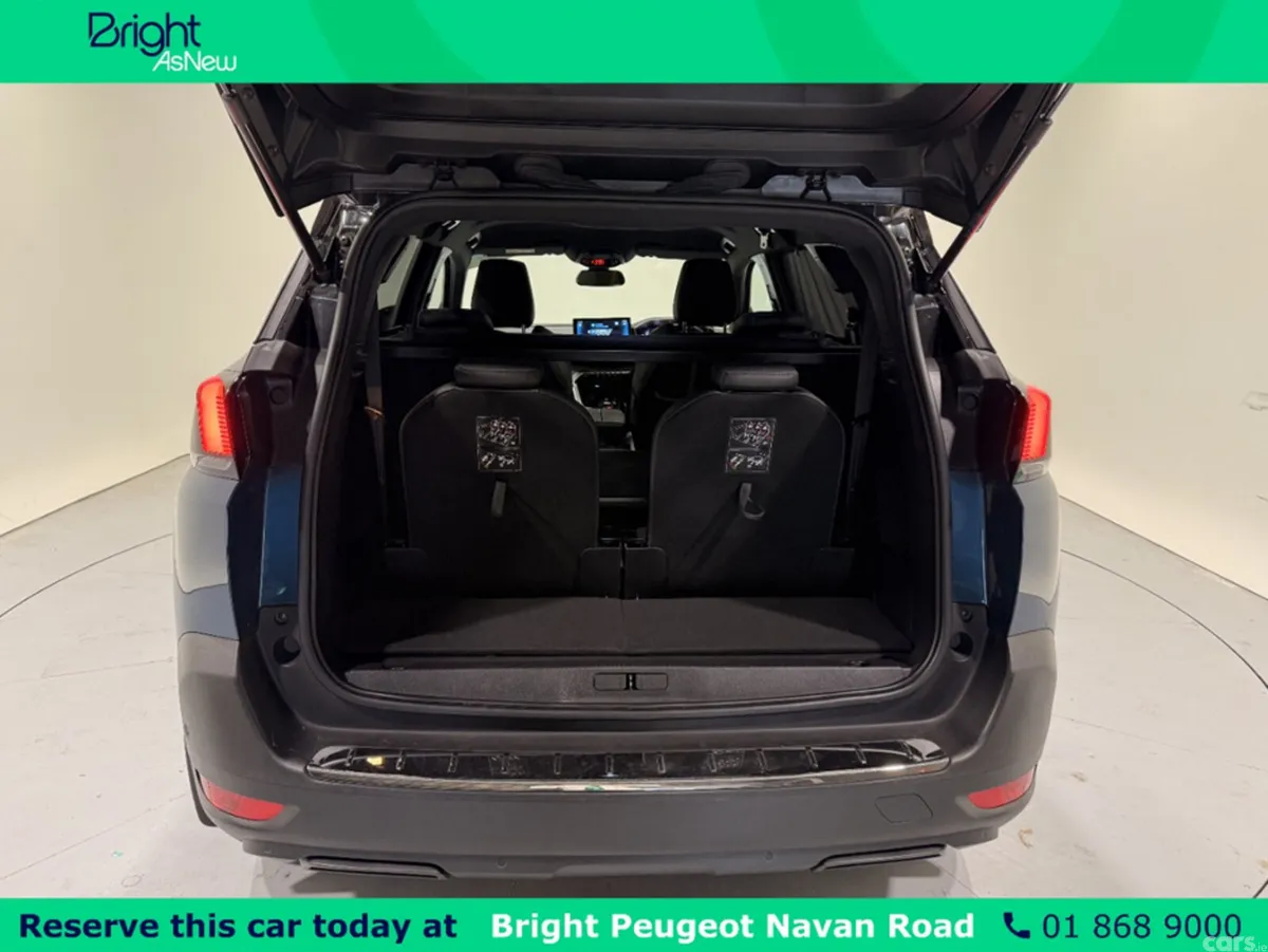 Peugeot 5008 MPV, Petrol, 2023, Blue