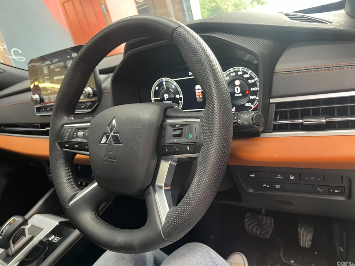 Mitsubishi Outlander SUV, Petrol Plug-in Hybrid, 2023, White