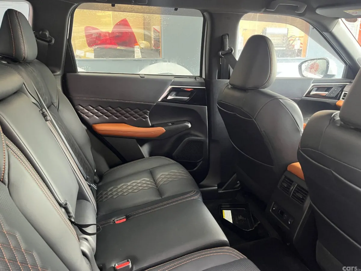 Mitsubishi Outlander SUV, Petrol Plug-in Hybrid, 2023, White