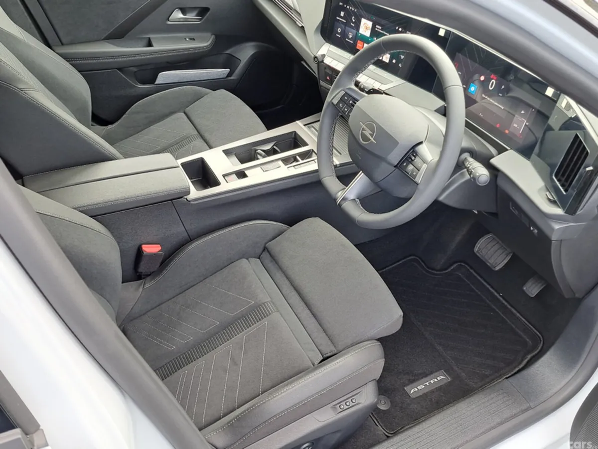 Opel Astra Hatchback, Diesel, 2027, White