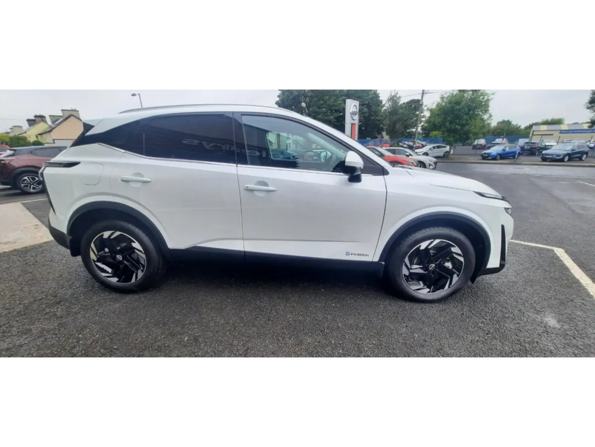 Nissan Qashqai MPV, Petrol Hybrid, 2026, White