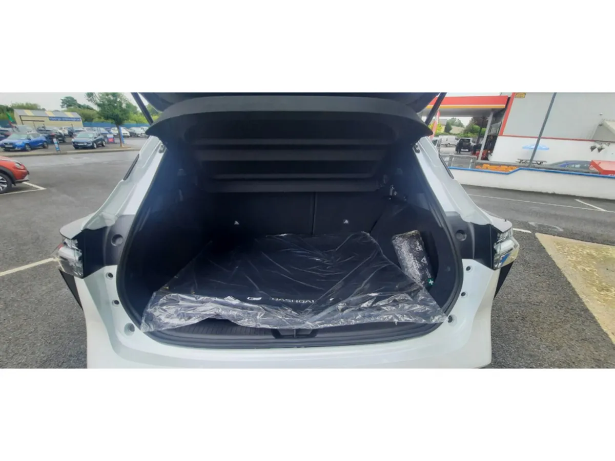 Nissan Qashqai MPV, Petrol Hybrid, 2026, White