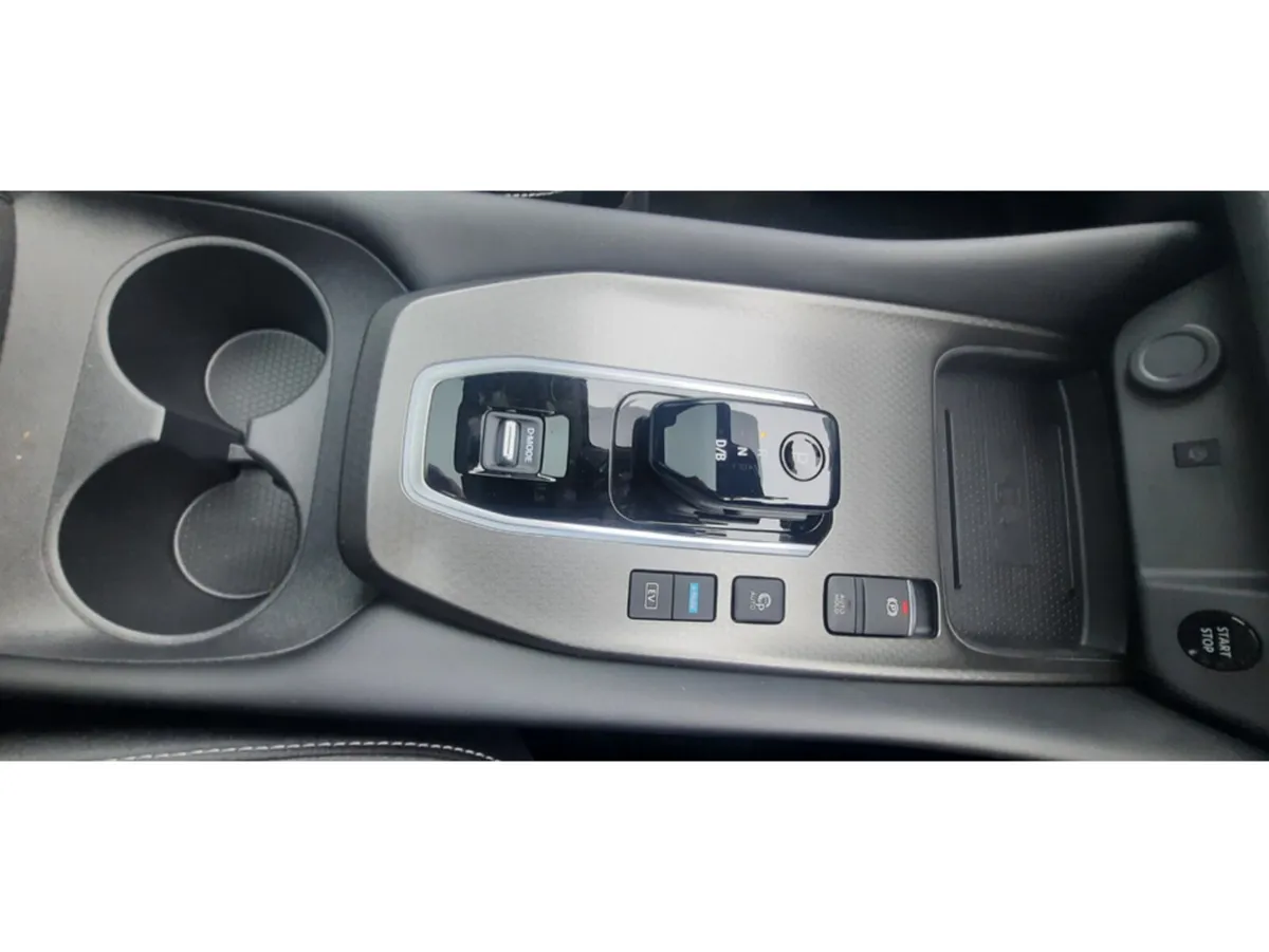 Nissan Qashqai MPV, Petrol Hybrid, 2026, White