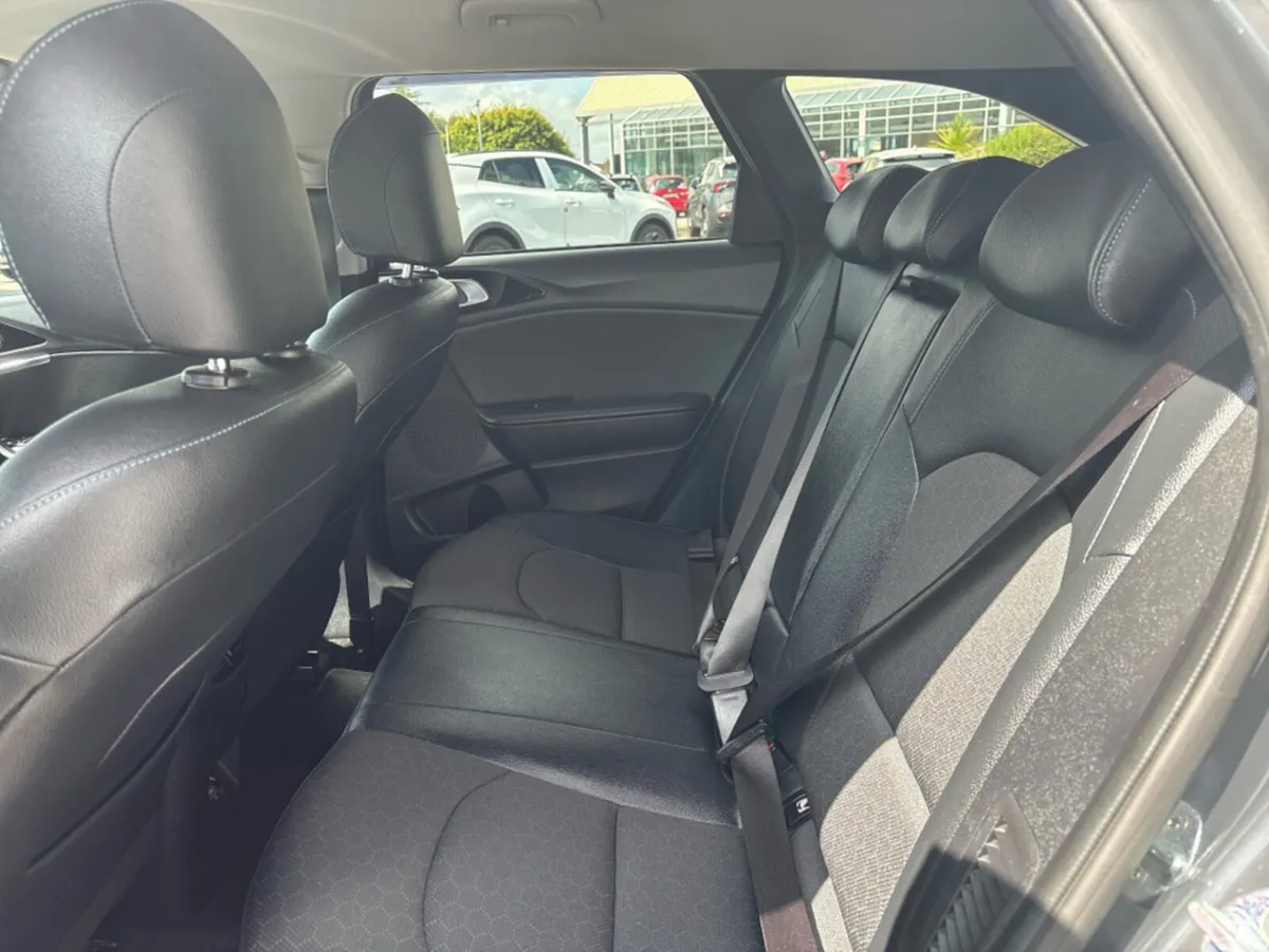 Kia Ceed Estate, Petrol Plug-in Hybrid, 2022, Grey