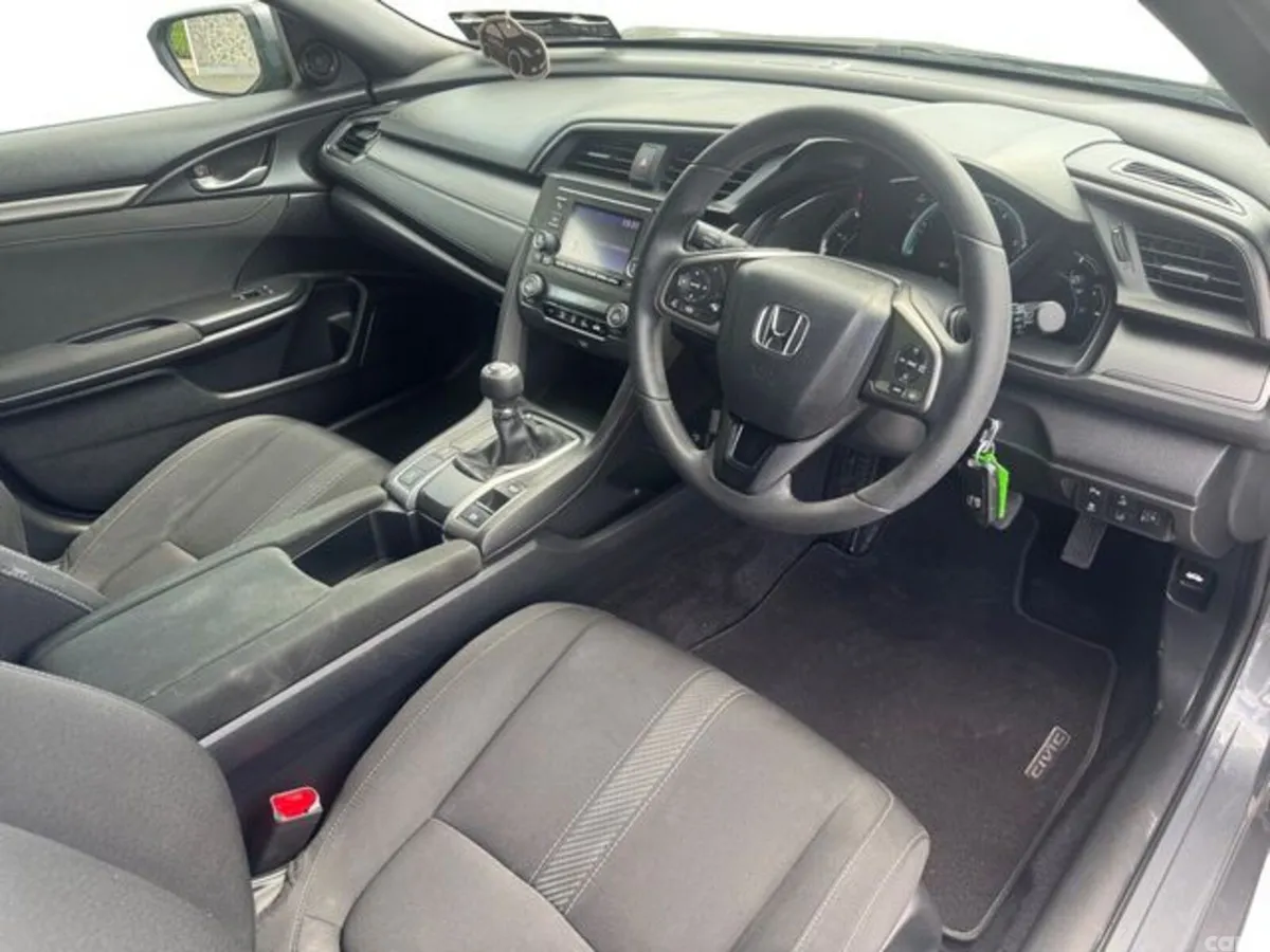 Honda Civic Hatchback, Diesel, 2019, Grey