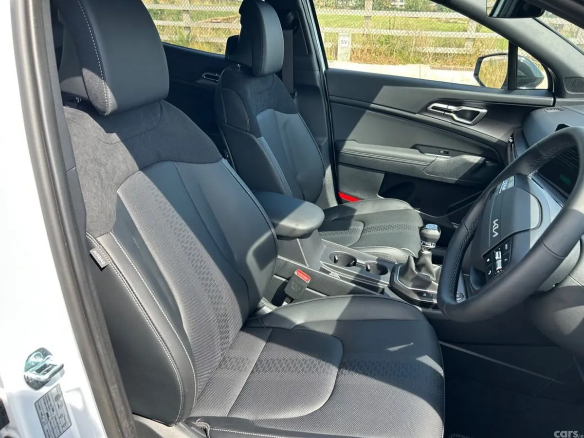 Kia Sportage SUV, Diesel, 2027, White