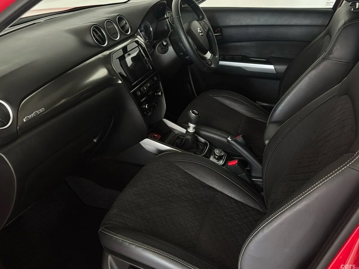 Suzuki Vitara Hatchback, Petrol, 2023, Red