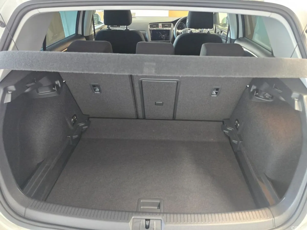 Volkswagen Golf Hatchback, Petrol, 2018, White