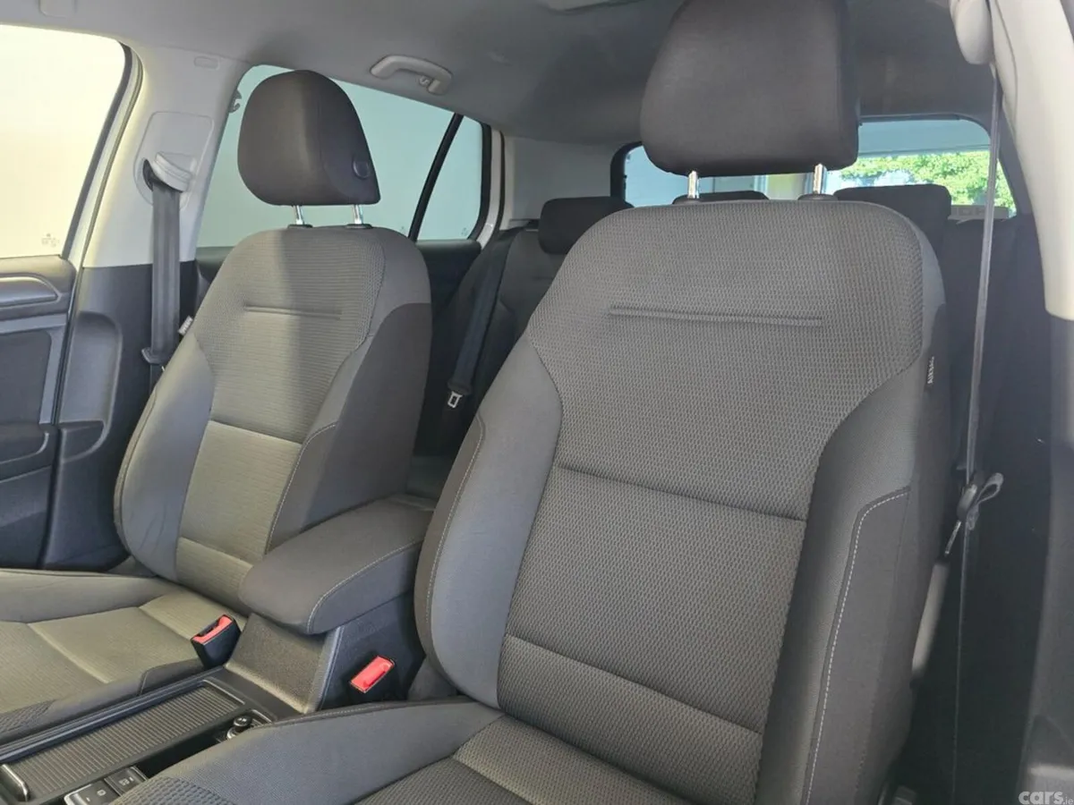Volkswagen Golf Hatchback, Petrol, 2018, White