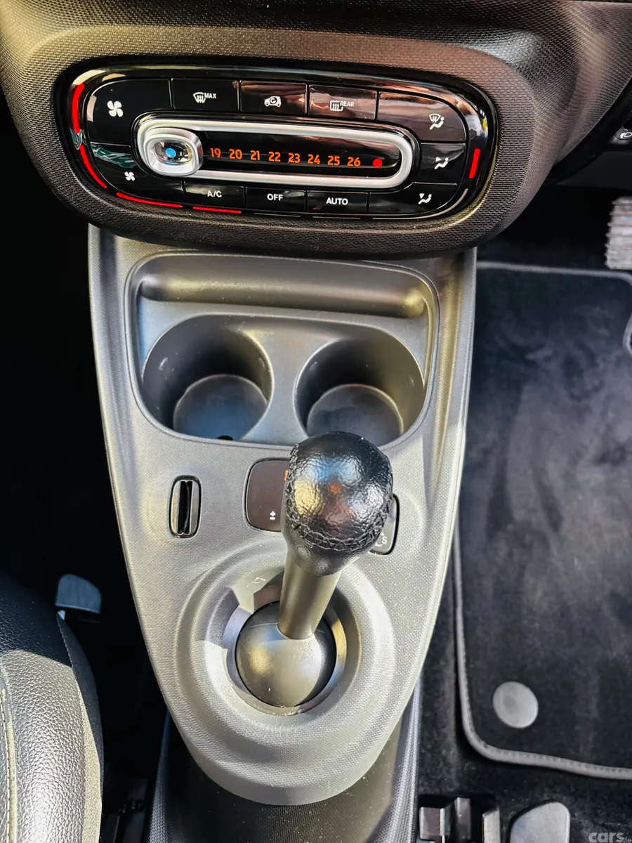 Smart Forfour Hatchback, Petrol, 2016, Red
