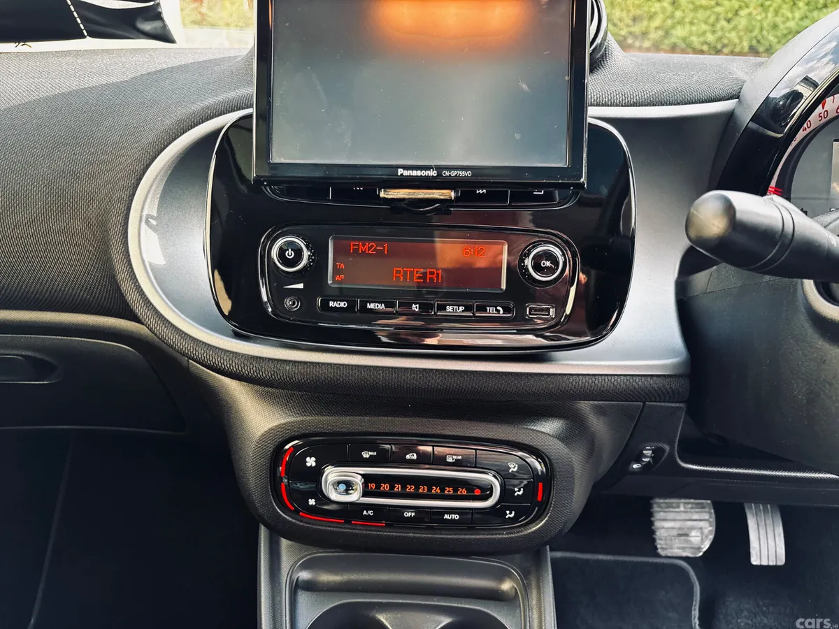 Smart Forfour Hatchback, Petrol, 2016, Red
