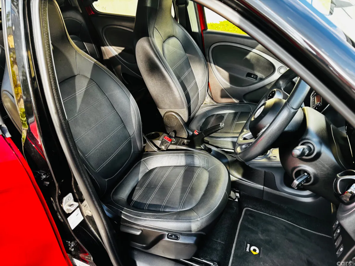 Smart Forfour Hatchback, Petrol, 2016, Red