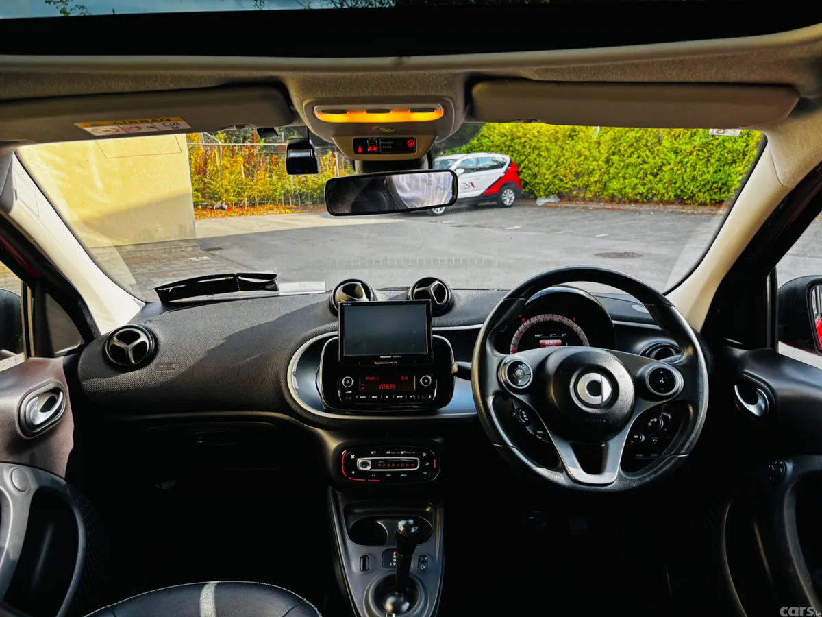 Smart Forfour Hatchback, Petrol, 2016, Red