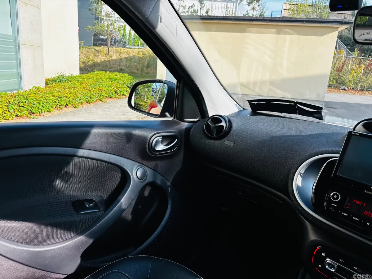 Smart Forfour Hatchback, Petrol, 2016, Red