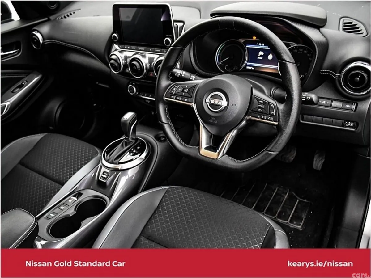 Nissan Juke SUV, Petrol Hybrid, 2024, Silver