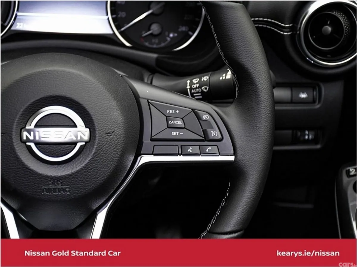 Nissan Juke SUV, Petrol Hybrid, 2024, Silver