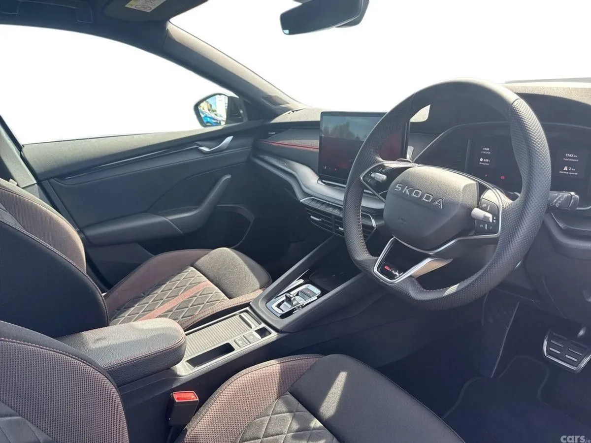 Skoda Octavia Saloon, Petrol, 2026, Grey