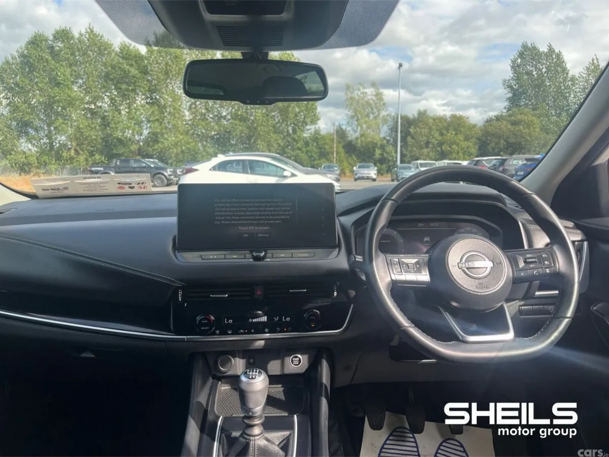 Nissan Qashqai MPV, Petrol, 2023, White